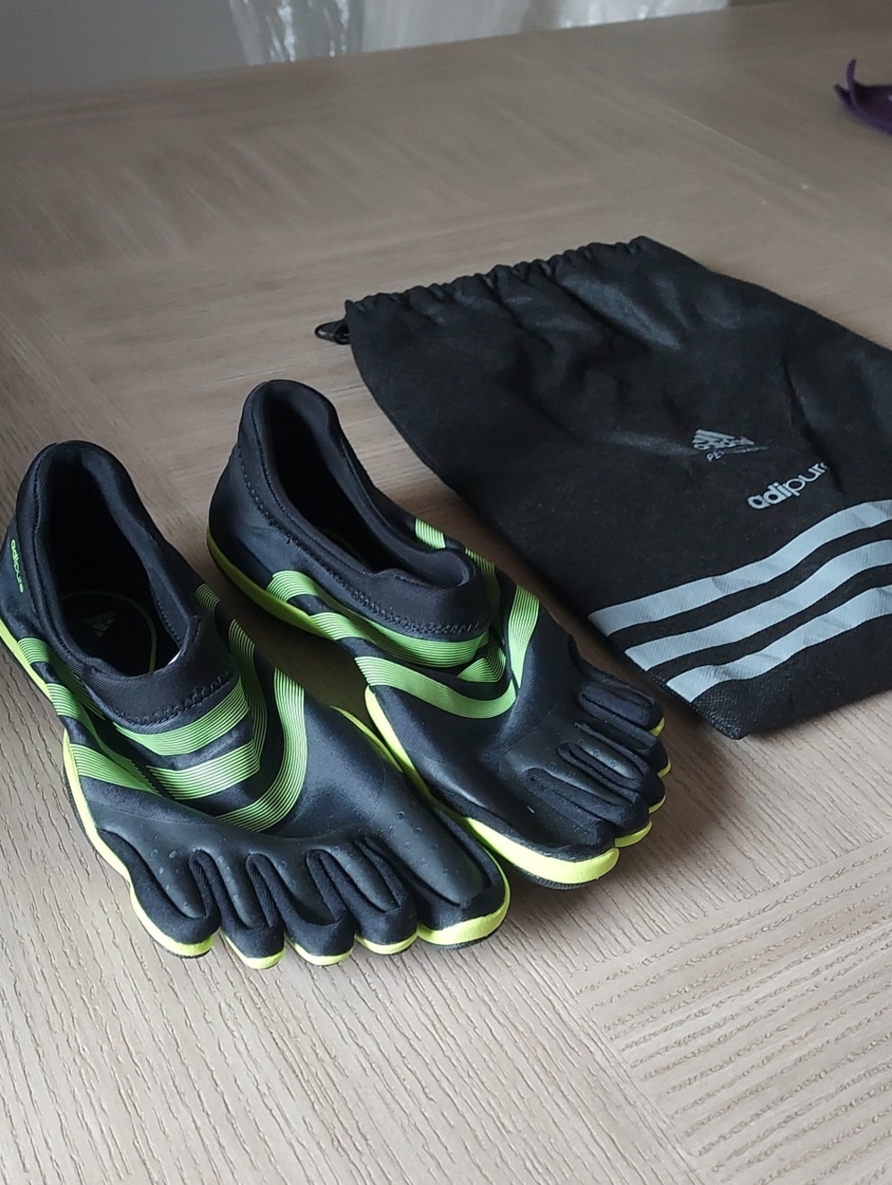 Worn Once! Men's Adipure Training Shoes With Dust Cover